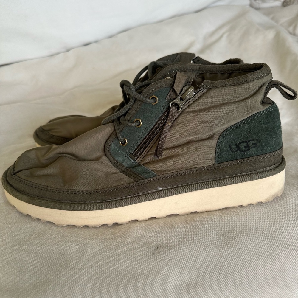 Mens UGG Chuck boot (size 11)